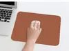 Alfombrilla de Ratón Pequeña Resistente a Manchas en Stock, Alfombrilla de Escritorio de Cuero Impermeable de Color Sólido Negro Simple Creativa Doble Cara Venta al por Mayor