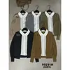 Apenas Um VI+ Outono Estilo Coreano Simples Versátil Slim-Fit Falso Duas Peças Costurado Gola Lapela Manga Longa Malha Suéter 99291