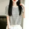 Nueva camiseta de punto de seda helada de manga corta a rayas, cuello redondo, estilo coreano, simple, fina, holgada, casual, top elegante
