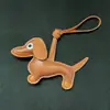 Colgante de Perro Dachshund de PU de Venta Caliente Transfronterizo, Pequeño Accesorio, Encanto de Bolso de Perro Dachshund de Dibujos Animados de Cuero