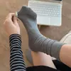 Calcetines de otoño temprano e invierno para mujer, estilo retro francés, huecos, color liso, hasta la pantorrilla, sencillos, gruesos, versátiles, sin costuras, calcetines largos apilables
