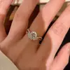 Anillo de Acero Pesado Francés Corona Imitación Diamante Moissanita Envuelta con Anillo de Diamante Anillo Dedo Índice Accesorios Elegantes Lujo Accesible