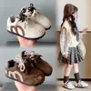 Zapatos de niña dulces originales feos lindos zapatillas de suela blanda versátiles 2025 nuevos versátiles zapatillas de entrenamiento alemanas zapatos deportivos casuales