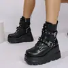 Botas Martin de Couro com Fivela de Rebite Plus Size Europeias e Americanas Femininas 2026 Outono/Inverno Novas Botas Curtas com Salto Plataforma de Solado Grosso Botas Femininas Botas de Motocicleta