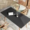 Tapete de mesa de couro liso, adicionando um toque de elegância à sua mesa de jantar ou escrivaninha. É resistente a manchas, à água, ao óleo, ao calor e fornece isolamento. Adequado para mesas de jantar e escrivaninhas de estudante