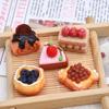 Pastel de simulación de comida y juego de dibujos animados, crema de pegamento, accesorios creativos, hebilla de zapato, material de resina, accesorios de bricolaje, joyería, horquilla