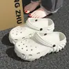Zuecos para Hombre Sin Olor y Amigables con los Pies, Nuevo Estilo de Verano Chanclas de Eva con Sensación de Pisar Heces, Antideslizantes, de Suela Gruesa, Sandalias Transpirables para Hombre