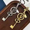 Colgante Llavero Personalizado Nuevo Vintage Dorado y Plateado, Colgante de Metal de Moda para Bolso, Venta al por Mayor Directamente del Fabricante