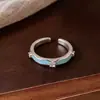 Anel redondo aberto simples e estiloso com gota de óleo de zircônia, anel de dedo indicador de nicho de alta qualidade, joia personalizada versátil e requintada