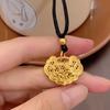 Suministro directo de fábrica, antiguo colgante de urraca hueca chapado en oro y cobre para mujer, collar con candado de larga duración.