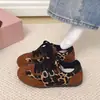 Zapatillas de entrenamiento alemanas de color block retro para mujer, nuevo estilo de moda de otoño, zapatillas casuales versátiles con cordones, suela blanda, zapatillas Forrest Gump