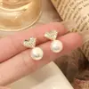 Pendientes Retro Franceses de Zirconia con Forma de Corazón y Perlas Pendientes con Cierre de Plata Diseño de Pendientes con Forma de Corazón Nuevo Estilo Elegante 2024