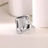Anillo de mariposa de amor liso de acero inoxidable y oro de 18k de alta gama transfronterizo verano nuevo ahorro pequeño fresco al por mayor