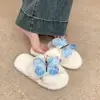 Pantuflas esponjosas de mariposa para mujer, diseño único estilo coreano, pantuflas de algodón modernas y cómodas, cálidas, nuevo modelo versátil 2026