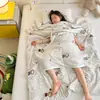 Manta de grado A para primavera y verano, 100% algodón, transpirable y anti-patadas para niños, con un lindo diseño de dibujos animados, relleno de algodón puro y un edredón fino y fresco de verano adecuado para habitaciones con aire acondicionado