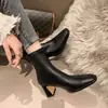 Botas de salto alto estilo coreano para mulheres, nova moda 2026, botas slim na cor retro Maillard, botins de outono e inverno de alta qualidade para mulheres baixinhas