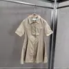 Vestido Casual de Trabajo Sencillo con Cuello de Solapa de Manga Corta para Mujer 2026, Vestido de Línea A Color Caqui con Doble Bolsillo, de Longitud Media, Adelgazante y Versátil