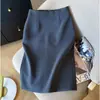 Elegante y Lujosa Falda de Mujer de Longitud Media para Primavera/Verano con Incrustaciones de Encaje y Abertura Trasera, Corte Ajustado y Elegante