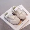 Sapatos Infantis Retrô Treinadores Alemães Modernos Versáteis Sapatos Esportivos 2026 Outono Sola Macia Confortáveis Sapatos Forrest Gump Sapatos Casuais
