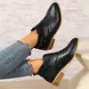 Botines de Tobillo con Velcro de Moda 2026 Otoño/Invierno Nuevos Talla Grande Cómodos Tacón Grueso Punta Aguda Botas de Cuero para Mujer Venta al por Mayor