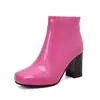 Botas femininas de couro envernizado novas para Outono e Inverno tamanhos 33-50 botas de salto alto grosso bico quadrado europeias e americanas calçados femininos de comércio exterior