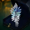 Broche Luxuoso e de Alta Qualidade em Cristal de Trigo, Broche Elegante e Sofisticado de Floco de Neve Degradê, Corsage Comemorativo para Casaco