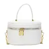 2026 Nuevo Bolso de Cosméticos de Mano con Patrón de Lichi Bolso Cruzado Retro de Moda Bolso Pequeño Versátil de un Solo Hombro para Salidas Diarias
