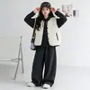Traje de Niña Otoño Invierno 2026 Nuevo Elegante Bebé Niña Invierno Felpa Gruesa Conjunto de Tres Piezas Ropa de Invierno para Niños