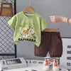Ropa de Verano para Niños Conjunto de Manga Corta para Niños 2026 Nuevo Estilo Ropa para Niños Medianos y Pequeños Conjunto de Dos Piezas de Oso de Dibujos Animados para Bebé Niño Moderno