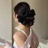 Acessórios de cabelo elegantes e sofisticados: grampos de cabelo para dar volume, presilhas de garra, presilhas verticais, presilhas de laço, presilhas banana, presilhas torcidas doces e estilosas