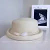 Outono e Inverno Chapéu Balde de Lã com Pom-Pom de Pele de Vison Estilo Japonês para Mulheres, Chapéu de Pescador Retrô Versátil Quente Inspirado na Chanel