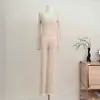 Ropa casual para el día a día: un conjunto de top y pantalón con cuello en U, que irradia un estilo puro y encantador, pero a la vez relajado y sofisticado