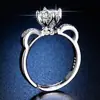 Anillo de Imitación de Moissanita Ocho Corazones y Ocho Flechas para Mujer Un Quilate Anillo de Boda Clásico de Seis Garras Fabricante de Anillos de Diamante Suministro Listo