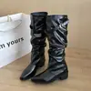 Hebilla Pila Pila Estilo Femenino Otoño e Invierno Punta Bicónica 2026 Botas para Usar Nuevas Tierras Baldías Tacón Grueso Botas Largas Caña Alta Gamuza