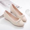 Zapatos de Cuña para Mujer 2026 Nuevos de Primavera y Otoño Suela Blanda Piel Suave Zapatos de Mamá Verano Boca Baja Versátiles Aumentadores de Altura Mocasines