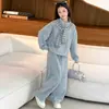 Conjunto de Roupa Esportiva de Outono para Meninas 2026 Novo Estilo Infantil Estilo Coreano Solto Médio e Grande Moda Influenciador Infantil Conjunto de Duas Peças com Xale