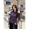Camisa Básica Manga Longa com Decote Assimétrico, Ombro a Ombro, Cintura com Amarração, Nova Coleção Outono 2026 Estilo Coreano, Top 'Puro Desejo' Hot Girl, Roupas Femininas