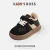 Zapatos de algodón para niños y niñas 2026 modelo nuevo de invierno, zapatos de invierno cálidos forrados de lana de cordero para niños, zapatos de algodón para bebés niñas