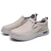 Sapatos de pano masculinos estilo Velho Pequim para primavera e outono, respiráveis, antiderrapantes, versáteis, modernos, sapatos casuais esportivos para pais de meia-idade e idosos, sapatos slip-on
