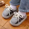 Novas Pantufas de Algodão Infantis EVA para o Inverno de 2026, Superfície de Couro, Impermeável, Pai-Filho, Antiderrapante, Quente, Sapatos de Algodão para Meninos