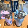 Copo Térmico de Aço Inoxidável Portátil à Prova de Vazamento para Uso Externo com Padrão Floral, Alça Rígida e Duas Opções de Beber, Personalizável para Atacado