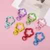 Llavero de Flor Pequeña de Metal Pintado de Colores Flor de Ciruelo Flor de Cerezo Accesorios de Joyería Hechos a Mano DIY Hebilla de Bolso Materiales al por Mayor