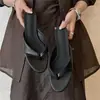 Chanclas de cuña informales para exteriores y playa, estilo coreano, sencillas, de dedo, nuevas, de moda 2026, para mujer, verano