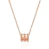 Collar pequeño de plata de ley s925 para mujer, cadena de clavícula sencilla roja, joyería pequeña con resorte cilíndrico de plata de ley.
