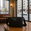 Bolsa de Hombro Cruzada Simple de Alta Calidad al por Mayor con Múltiples Compartimentos Estilo Nuevo 2026 Gran Capacidad Tela de Nylon Bolsa Cuadrada Pequeña