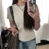 Camiseta Feminina de Algodão Puro com Gola Redonda e Manga Curta, Pacote com 40 Peças, Design de Verão, Estilo Nicho, Corte Slim, Valoriza a Silhueta, Peça Base Versátil