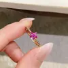 Anillo Popular de Moda Xiaohongshu de Estrella Completa de Diamantes Rosa para Mujer Diseño de Nicho Versátil para el Día a Día Anillo para Apilar
