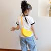 Bolso de estilo coreano para niños y niñas, sencillo, de color sólido, estilo occidental, semicircular, bolso de hombro, nuevo bolso de comercio exterior 2024.