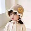 Gorro de Punto para Protección de Oídos de Bebé Otoño/Invierno Estilo Coreano con Volantes Florales Gorro para Bebé de Atar Cálido para Bebé Venta al por Mayor