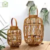 Lanternas de Rattan Estilo Retrô Personalizadas de Fronteira, Cúpulas de Lâmpadas Solares Trançadas à Mão, Decorações de Natal, Lanternas de Vento e Castiçais